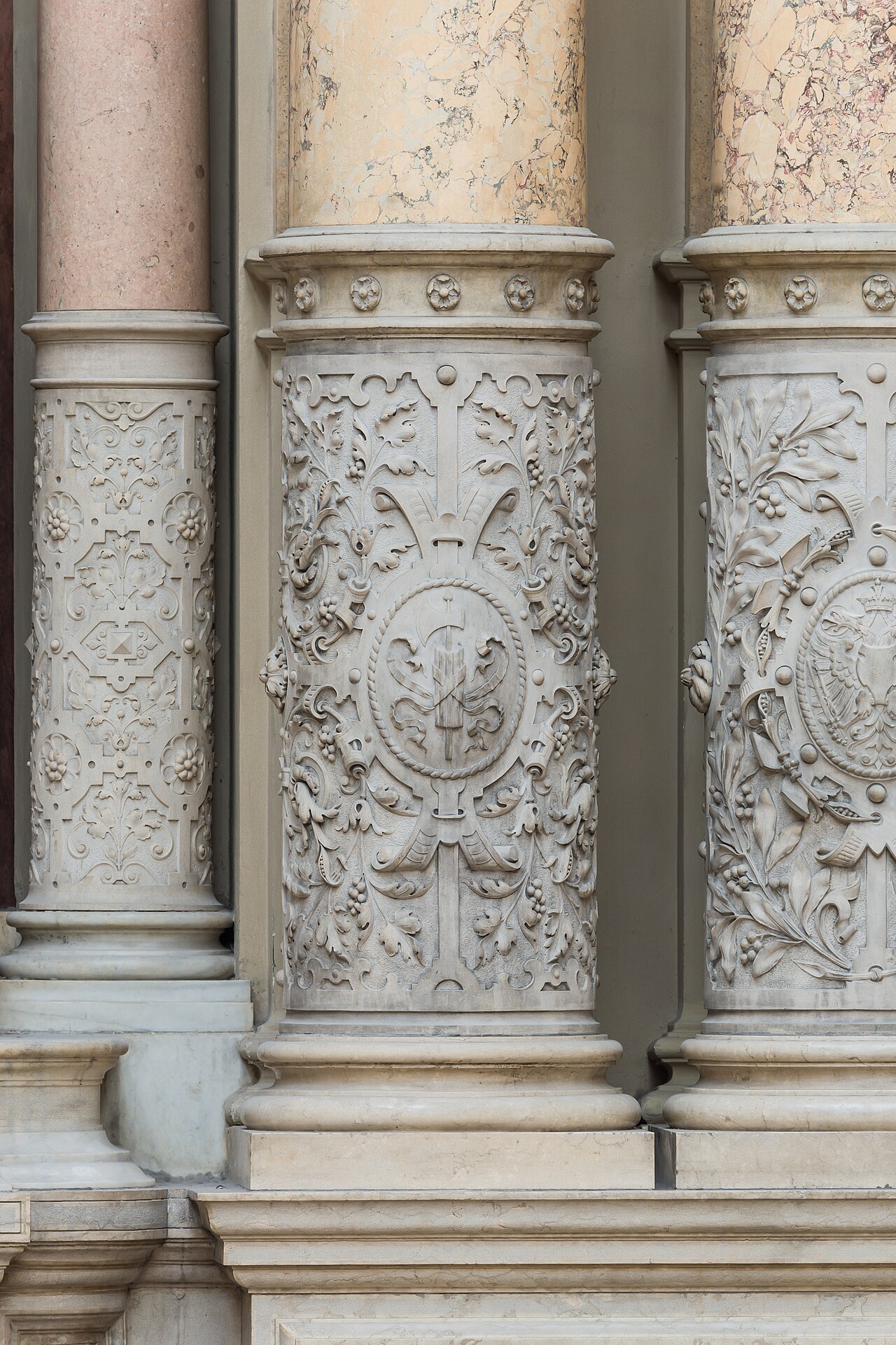 Decoration details in the assembly hall in the Palace of Justice, Vienna ., Architect:: Alexander Wielemans von Monteforte.