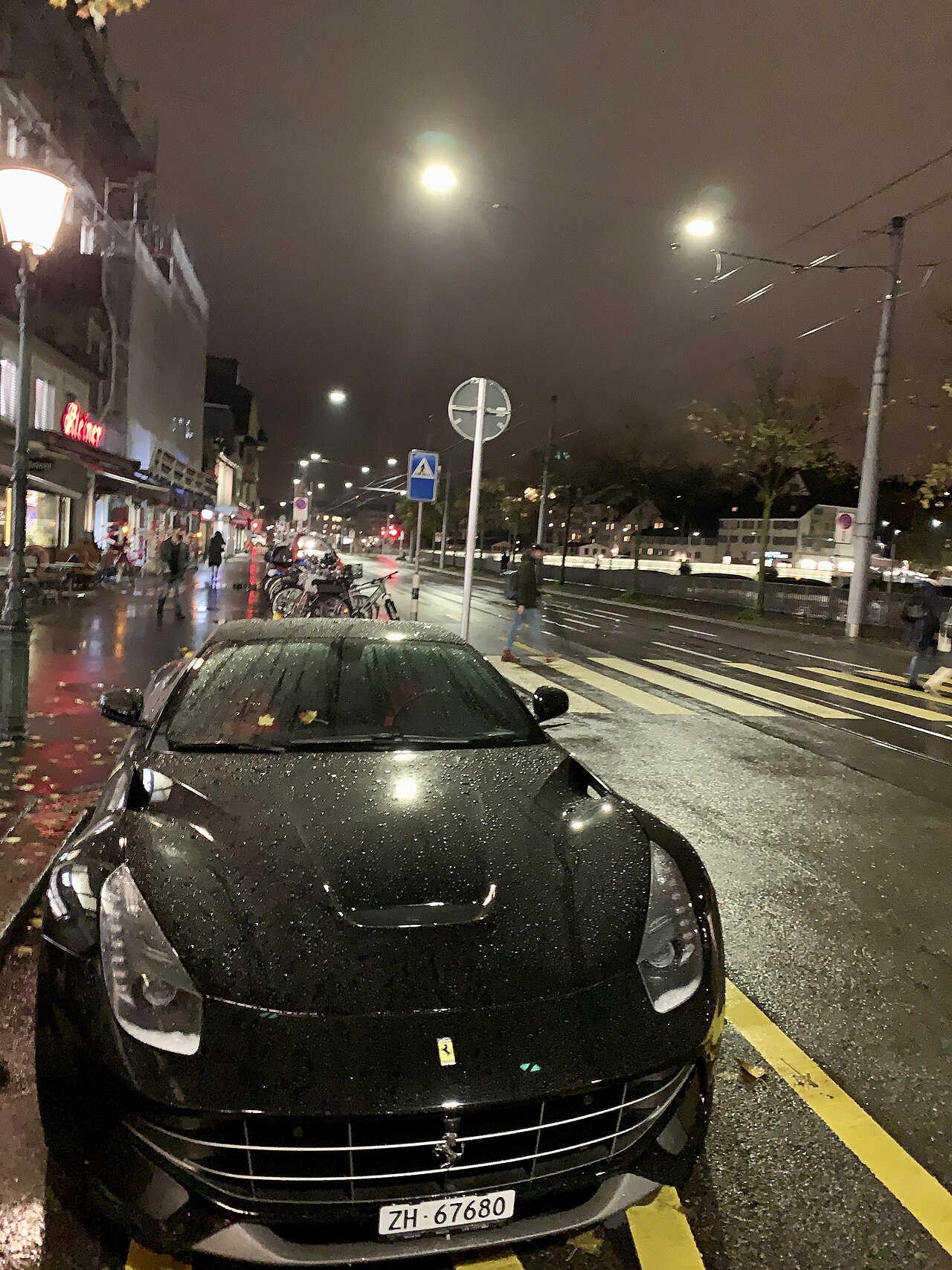 Ferrari F12, Zurich